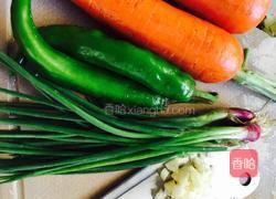 炝炒萝卜丝的做法图解1