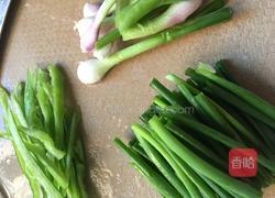 炝炒萝卜丝的做法图解2