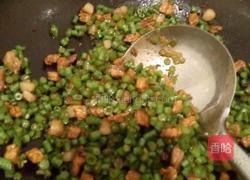 豇豆肉丁的做法图解6