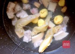 排骨响螺片花胶瑶柱汤的做法图解4