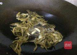 酸菜炒肉片的做法图解5