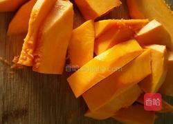 奶油南瓜浓汤的做法图解2