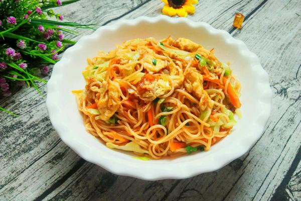 卷心菜炒面的做法大全