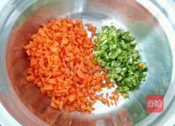 胡萝卜鸡蛋卷饼的做法图解1