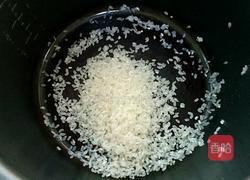 香菇鸡丝粥的做法图解1