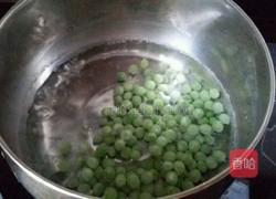 鲜豌豆牛肉粒的做法图解2