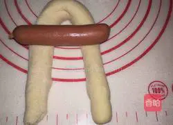 Illustration of how to make cute rabbit sausage bread 8