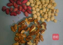 核桃豆浆的做法图解1