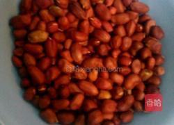 盐焗花生米的做法图解1