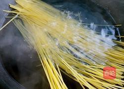 番茄培根意大利面的做法图解2