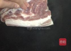 重庆咸菜扣肉的做法图解1