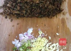 重庆咸菜扣肉的做法图解7