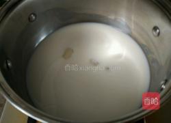 牛奶椰汁西米露的做法图解1