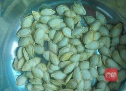 炒南瓜子的做法图解2