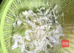 包心菜炒粉丝的做法图解3