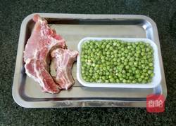 青豆排骨汤的做法图解1