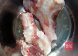 筒骨玉米冬瓜汤的做法图解1