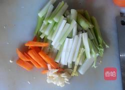 西芹炒火腿的做法图解1