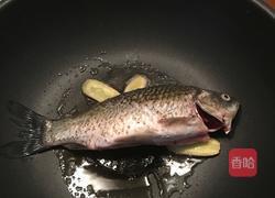 白萝卜丝鲫鱼汤的做法图解3