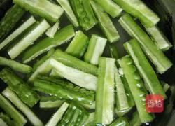 苦瓜龙骨汤的做法图解6