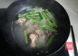 苦瓜龙骨汤的做法图解8