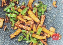豆腐干炒青椒的做法图解14