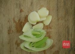 豆芽焖饼条的做法图解3