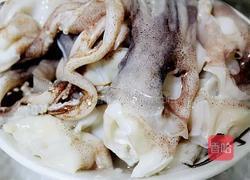 荤素搭配健康美味鱿鱼韭菜的做法图解2