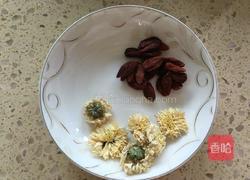 枸杞菊花茶的做法图解1