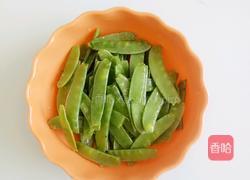 荷兰豆炒肉的做法图解1