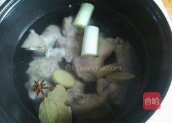 猪蹄炖海带的做法图解5