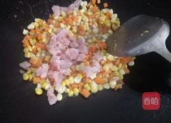 玉米胡萝卜炒肉粒的做法图解6