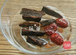 灵芝煲瘦肉的做法图解2