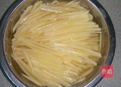 土豆丝炒西红柿的做法图解1