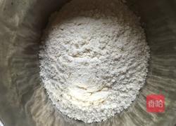 番茄鸡蛋蝴蝶面的做法图解1