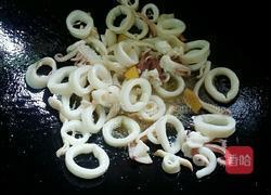 韭苔炒鱿鱼圈的做法图解7