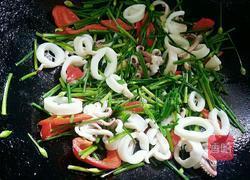 韭苔炒鱿鱼圈的做法图解8