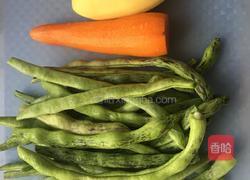 土豆焖豆角的做法图解1