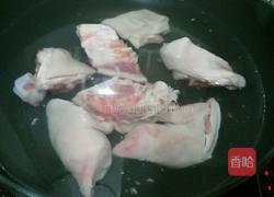 红酒烧猪蹄的做法图解3