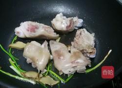 红酒烧猪蹄的做法图解7
