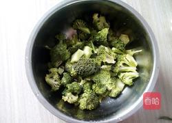 炝拌西兰花的做法图解2