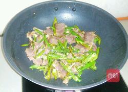 尖椒炒腊肉的做法图解3