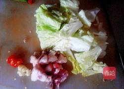 肉片炒白菜的做法图解2