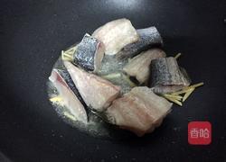 红烧鲢鱼的做法图解3