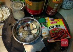 卤汤的做法图解1