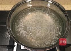 海参蔬菜小米粥的做法图解1