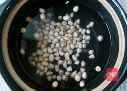 花生炖鸡爪的做法图解5