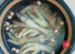 花生炖鸡爪的做法图解6