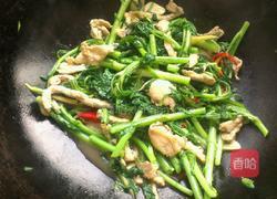茼蒿炒肉的做法图解5
