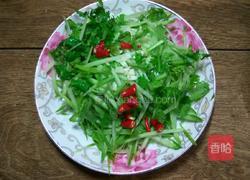 凉拌青萝卜丝的做法图解3